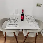 Chic Apartment, 1br For 2, Elegant Comfort, Center Apartamento *