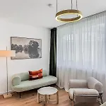 Chic Apartment, 1br For 2, Elegant Comfort, Center