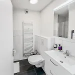 Apartamento Chic Apartment, 1br For 2, Elegant Comfort, Center *