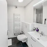 Apartamento Chic Apartment, 1br For 2, Elegant Comfort, Center