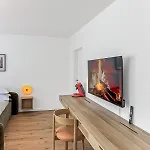 Chic Apartment, 1br For 2, Elegant Comfort, Center * Wuppertal