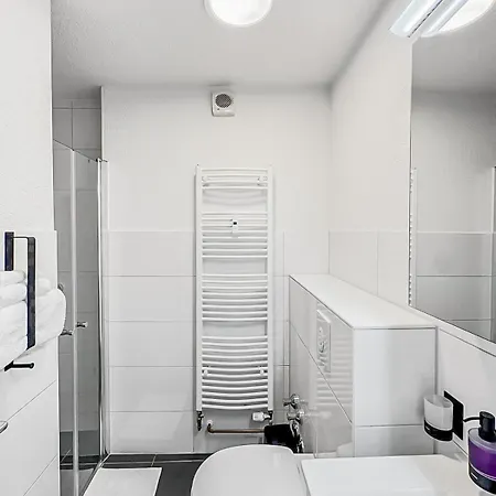 Appartamento Chic Apartment, 1br For 2, Elegant Comfort, Center Wuppertal