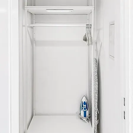 Chic Apartment, 1br For 2, Elegant Comfort, Center *