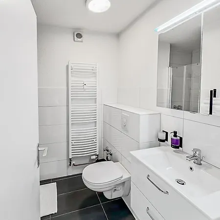 شقة Chic Apartment, 1br For 2, Elegant Comfort, Center *