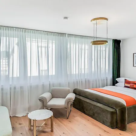 Chic City Apartment, 1Br For 2, Elegant Comfort, City Center Apartment *