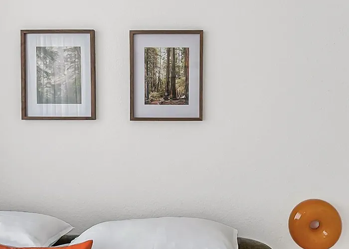 Chic City Apartment, 1Br For 2, Elegant Comfort, City Center Wuppertal