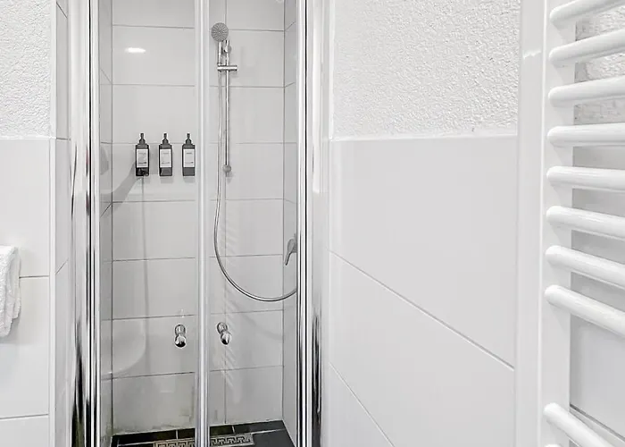 Apartment Chic City Apartment, 1Br For 2, Elegant Comfort, City Center