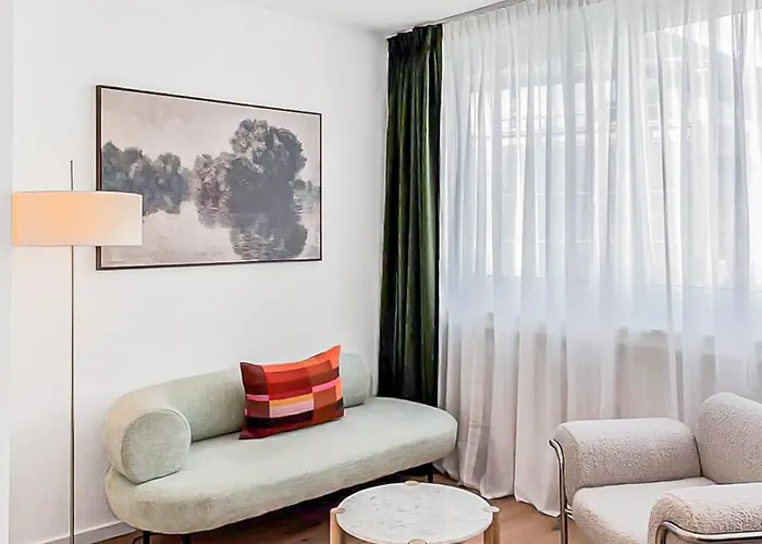 Chic City Apartment, 1Br For 2, Elegant Comfort, City Center Wuppertal