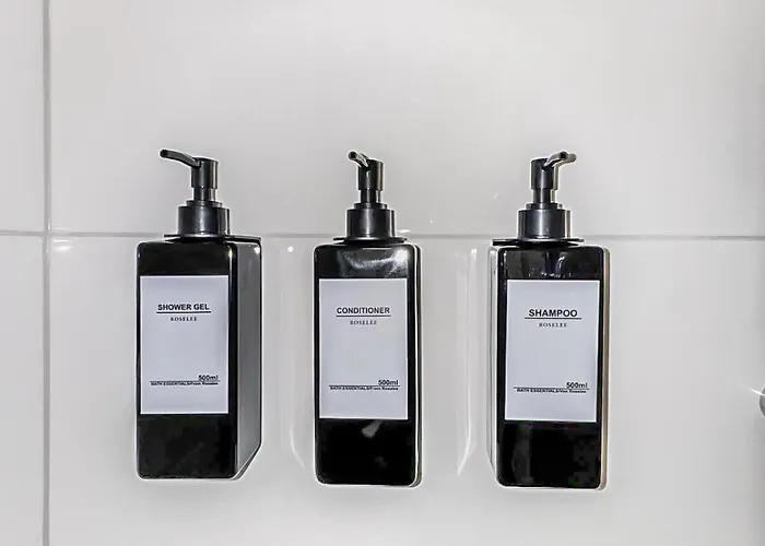 Chic City Apartment, 1Br For 2, Elegant Comfort, City Center Wuppertal