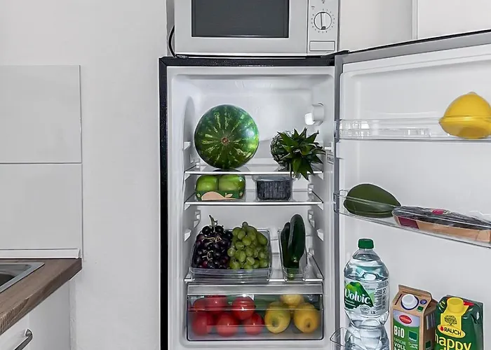 Chic City Apartment, 1Br For 2, Elegant Comfort, City Center