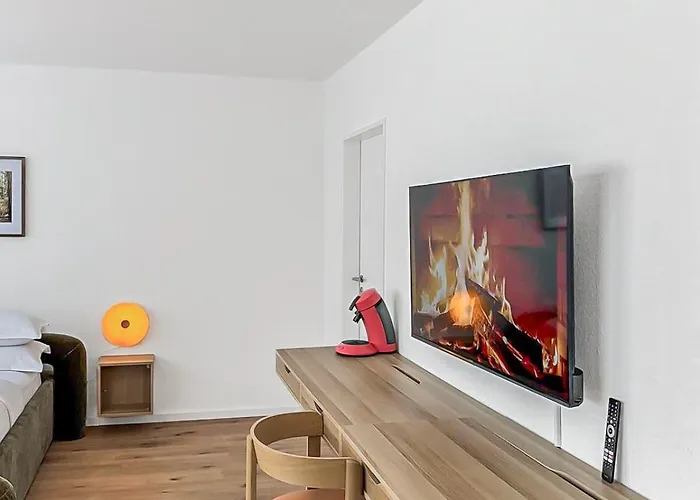 Chic City Apartment, 1Br For 2, Elegant Comfort, City Center * Wuppertal