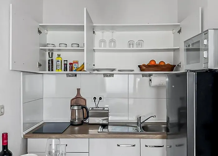 Apartment Chic City Apartment, 1Br For 2, Elegant Comfort, City Center