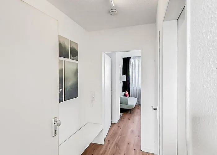 Chic City Apartment, 1Br For 2, Elegant Comfort, City Center Apartment Wuppertal