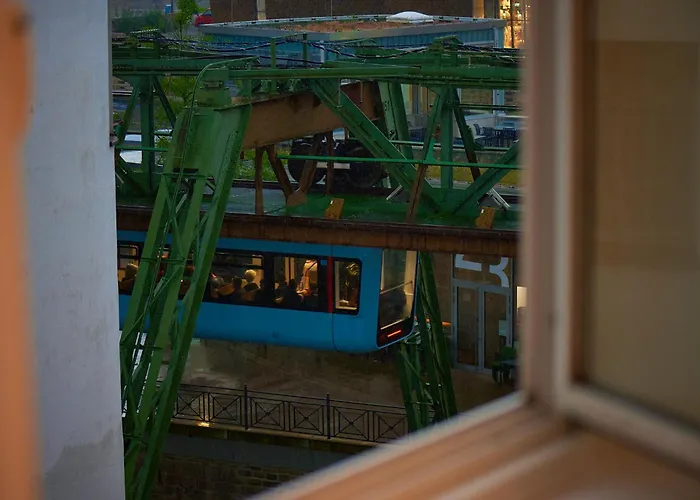 Chic City Apartment, 1Br For 2, Elegant Comfort, City Center Apartment